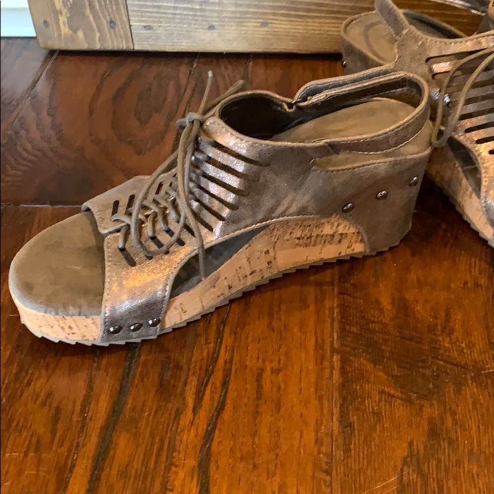 Metallic Wedges - Picture 3 of 7
